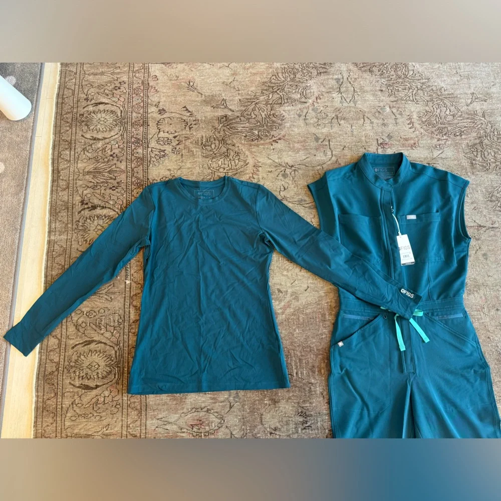 2-pcs! NWT Caribbean Blue XS FIGS Scrub Jumpsuit + long sleeve underscrub - Picture 10 of 10